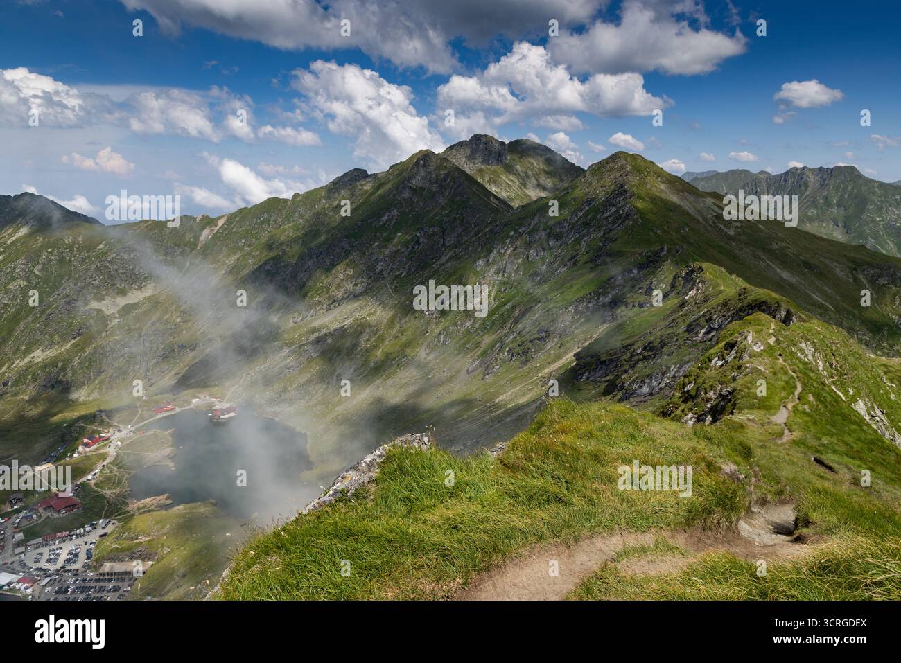 Le montagne di fagaras con il lago Balea Foto Stock