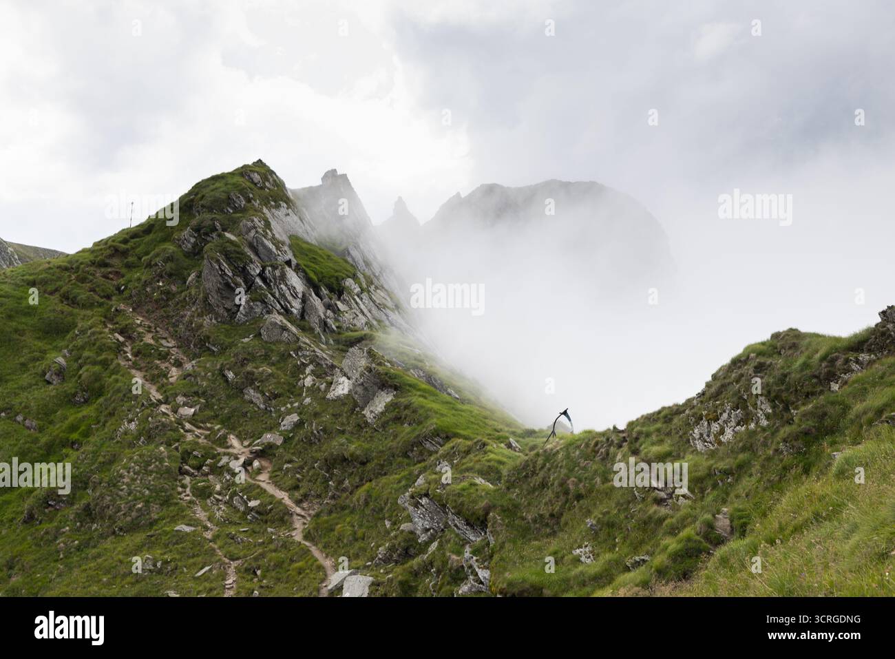Le montagne di fagaras con il lago Balea Foto Stock