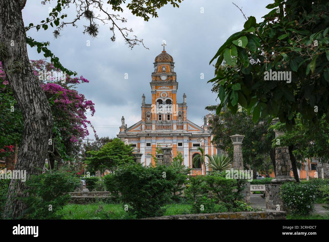 Granada, Nicaragua - 28 settembre 2025: Chiesa di Xalteva a Granada, Nicaragua. Foto Stock