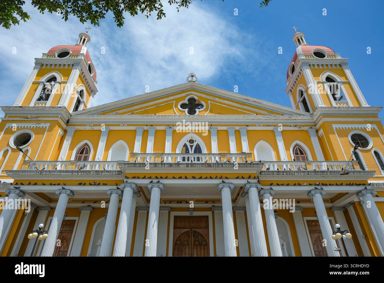 Granada, Nicaragua - 29 settembre 2025: Cattedrale di nostra Signora dell'assunzione a Granada, Nicaragua. Foto Stock