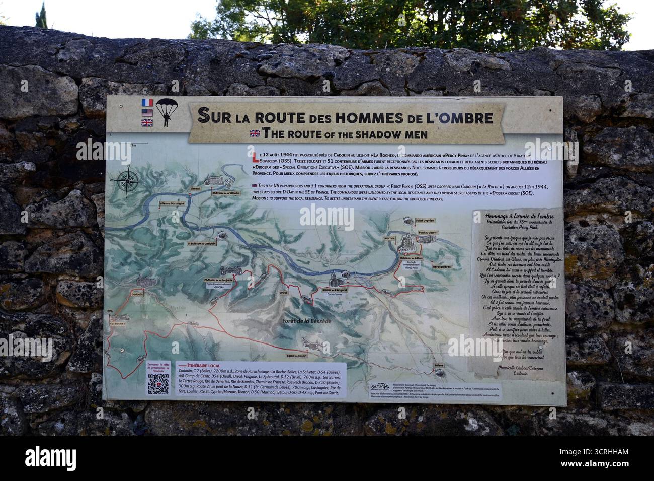 Bacheche informative sulla Route of the Shadow Men - un'operazione nella seconda guerra mondiale per far cadere paracadutisti statunitensi e rifornimenti per aiutare la resistenza prima del D Day. Foto Stock