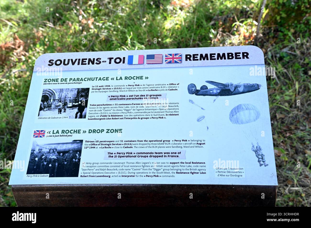 Bacheche informative sulla Route of the Shadow Men - un'operazione nella seconda guerra mondiale per far cadere paracadutisti statunitensi e rifornimenti per aiutare la resistenza prima del D Day. Foto Stock