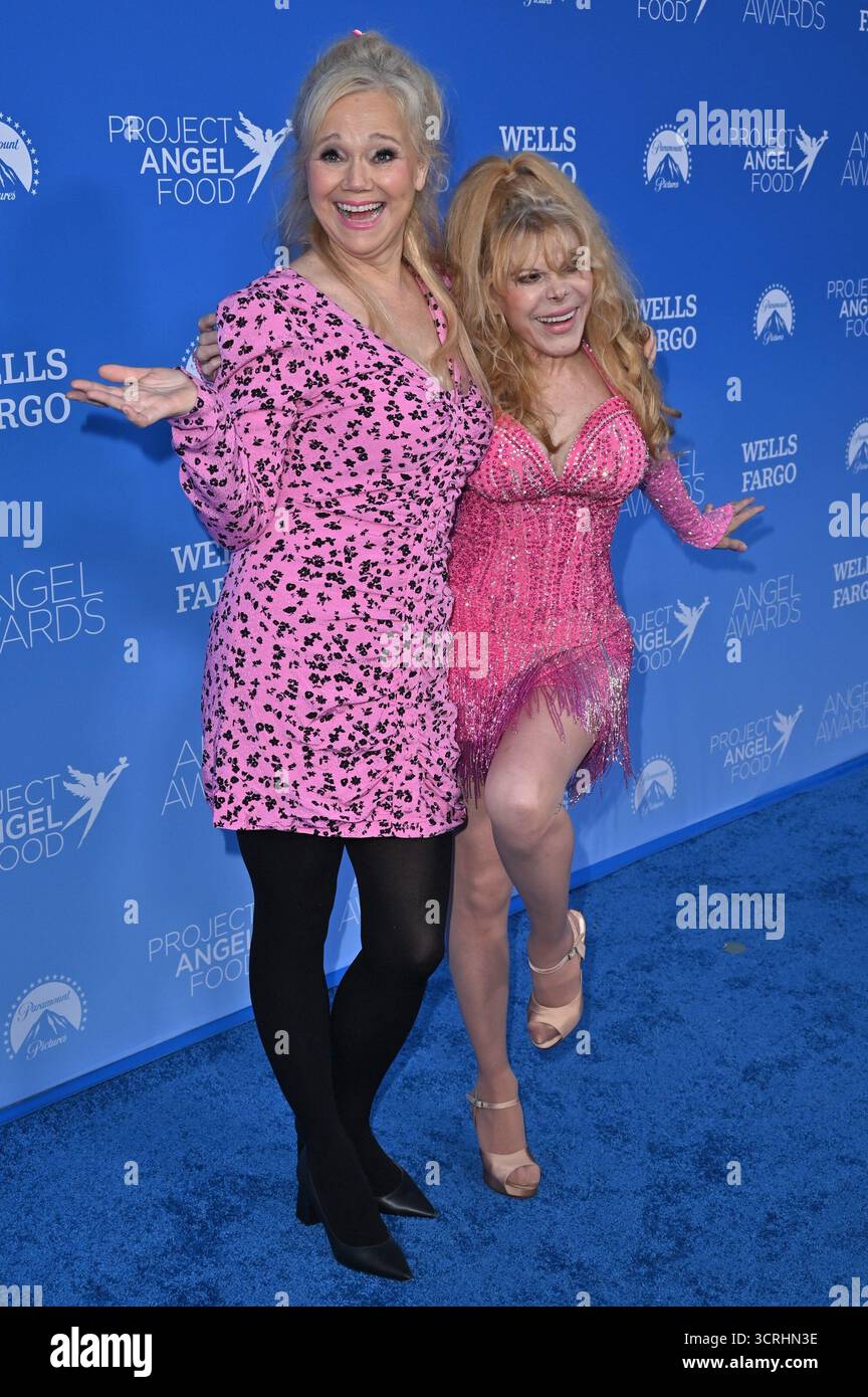 Caroline Rhea, Charo agli arrivi per Project Angel Food S 2025 Angel Awards, Paramount Pictures Studios, Los Angeles, CA, settembre 27, 2025. foto di: Michael Mattes/Everett Collection Foto Stock