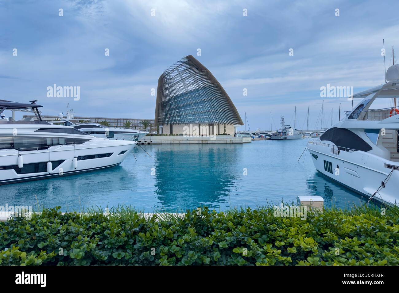 Meravigliose case ed edifici all'Ayia Napa Marina, nella parte orientale di Cipro Foto Stock