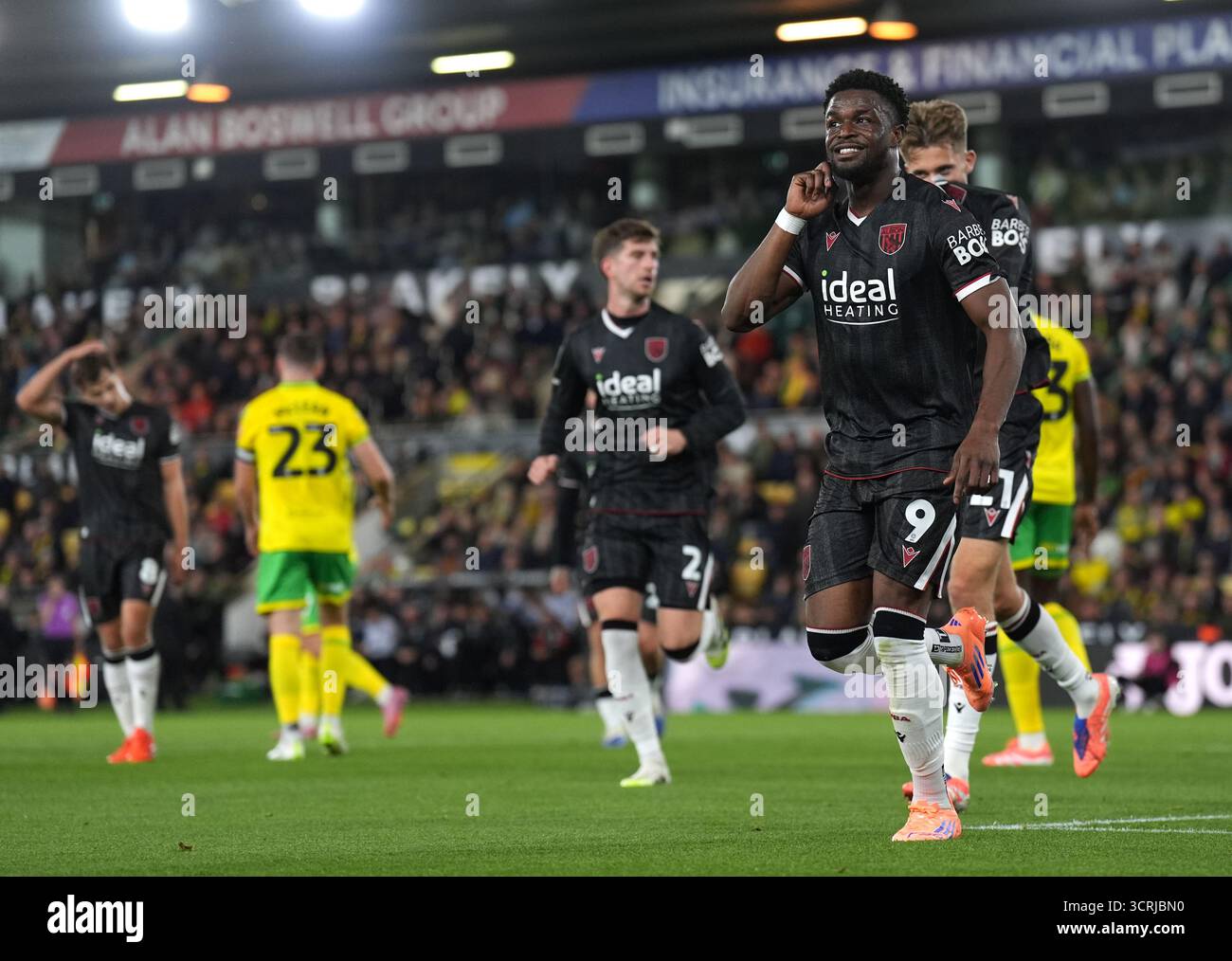 Josh Maja del West Bromwich Albion celebra il primo gol della squadra durante la partita per il titolo Sky Bet a Carrow Road, Norwich. Data foto: Mercoledì 1 ottobre 2025. Foto Stock