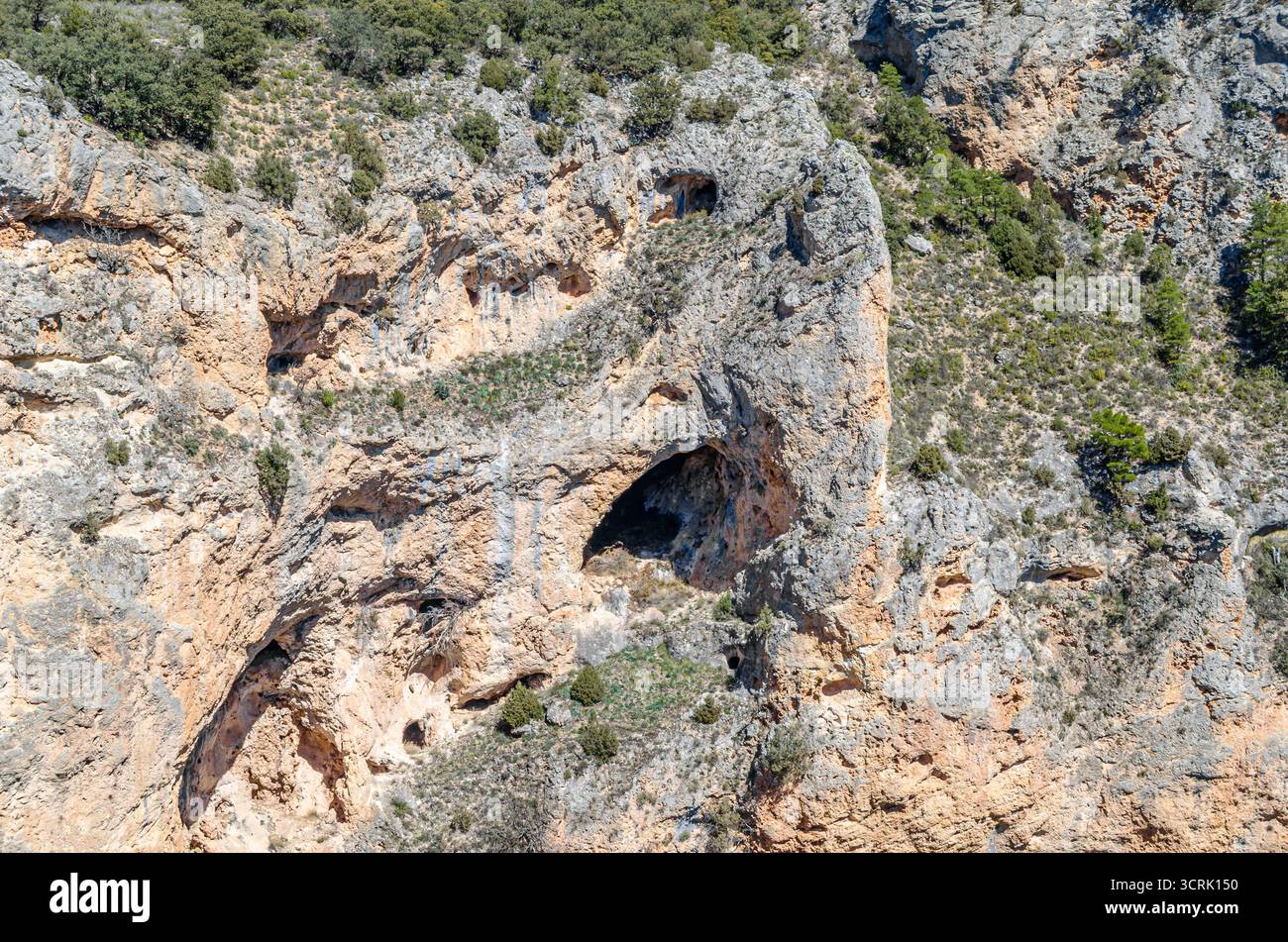 Finestra del Diavolo (spagnolo: Ventano del Diablo), un esempio di erosione carsica sulla roccia calcarea nel Parco naturale della Serrania de Cuenca, Castilla la Mancha Foto Stock