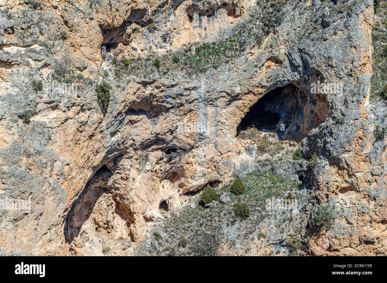 Finestra del Diavolo (spagnolo: Ventano del Diablo), un esempio di erosione carsica sulla roccia calcarea nel Parco naturale della Serrania de Cuenca, Castilla la Mancha Foto Stock