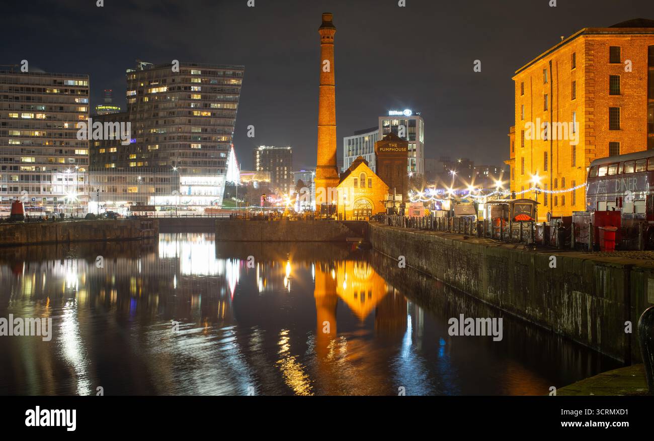The Royal Albert Docks, Liverpool, nella foto del novembre 2023. Foto Stock