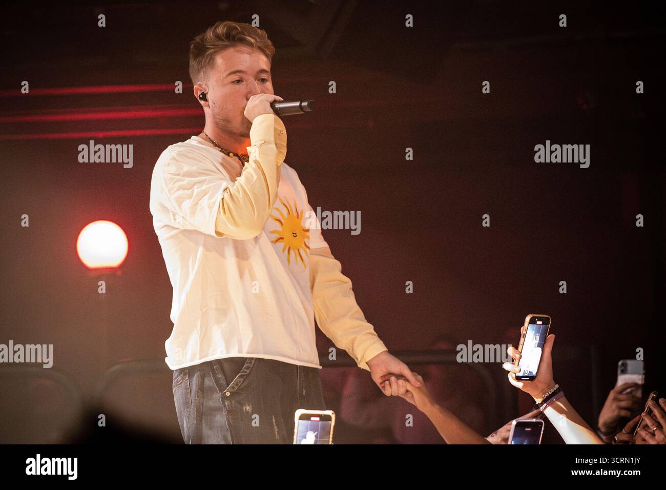 BARCELLONA, ESPAÑA – SETTEMBRE 30. Alfa en concierto en la sala Apolo el 30 de septiembre de 2025 en Barcelona, España. (Foto por Fernando Pérez) Foto Stock
