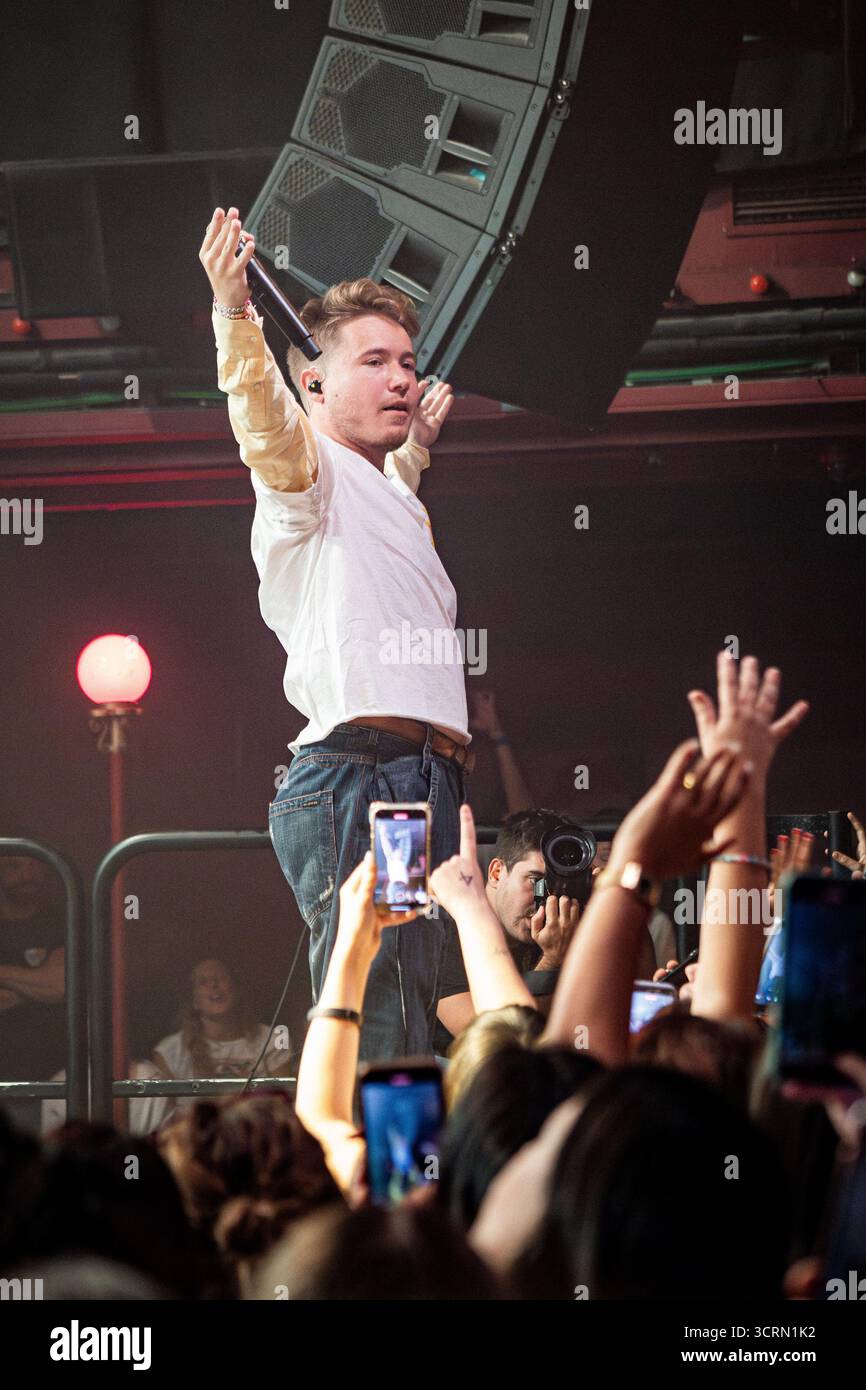 BARCELLONA, ESPAÑA – SETTEMBRE 30. Alfa en concierto en la sala Apolo el 30 de septiembre de 2025 en Barcelona, España. (Foto por Fernando Pérez) Foto Stock