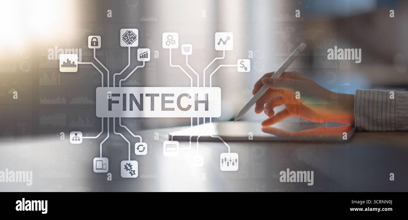 Tecnologia finanziaria le innovazioni FinTech illustrate tramite l'interfaccia digitale e l'analisi aziendale. Foto Stock
