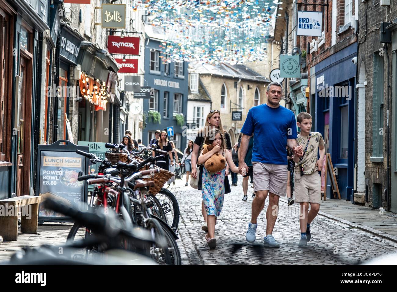 Vita urbana a Cambridge – strade e momenti di città. REGNO UNITO Foto Stock
