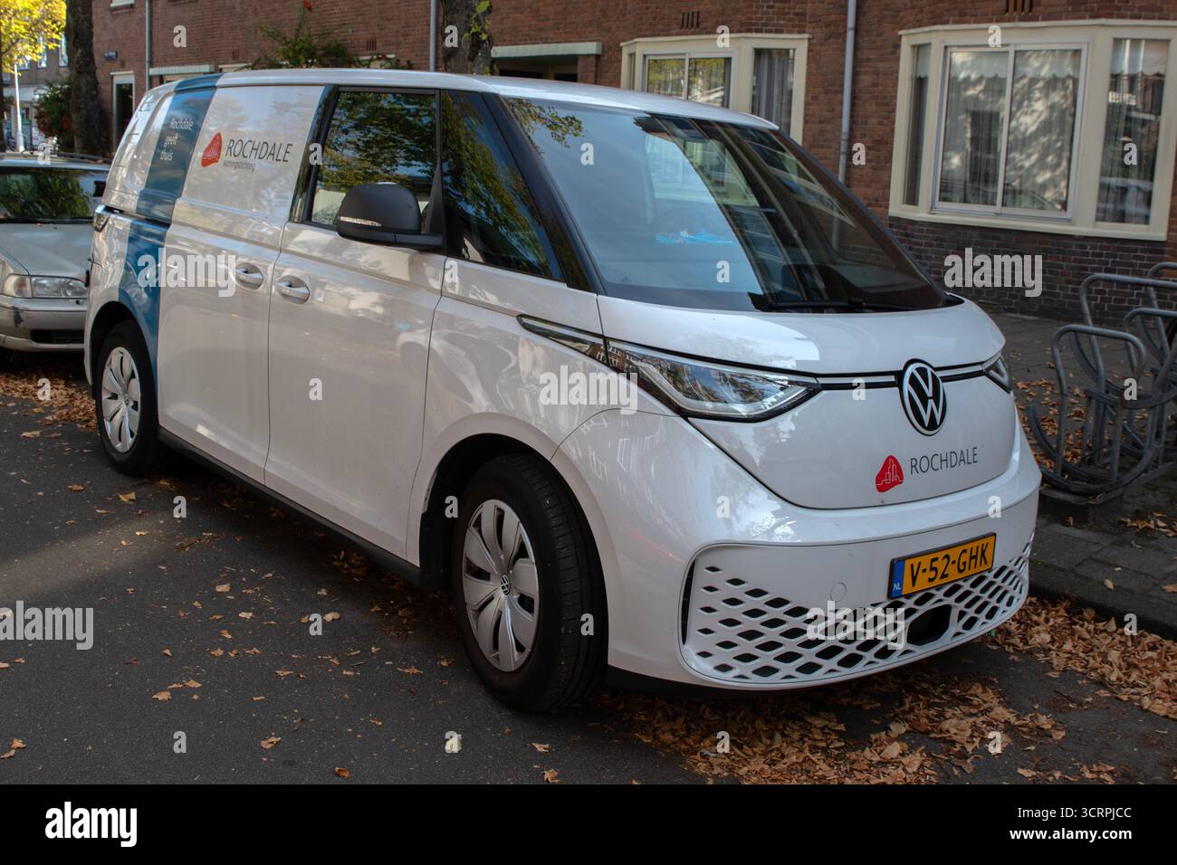 Blue and White Rochdale Company Car ad Amsterdam Paesi Bassi 1-10-2025 Foto Stock