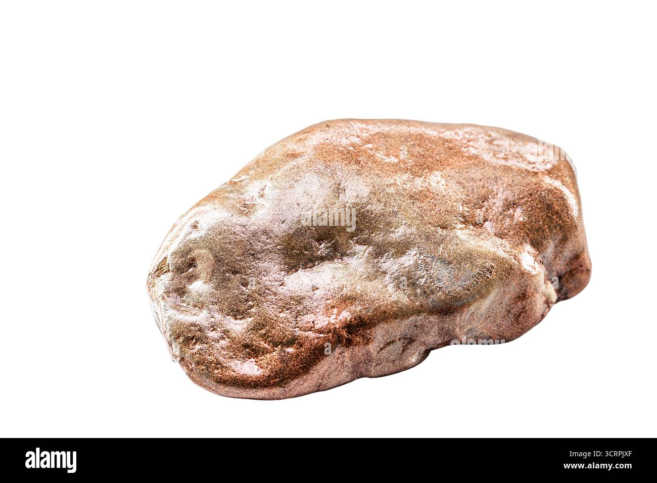 pepite di rame native isolate su sfondo bianco, minerali per l'uso industriale in fili elettrici e utensili domestici Foto Stock