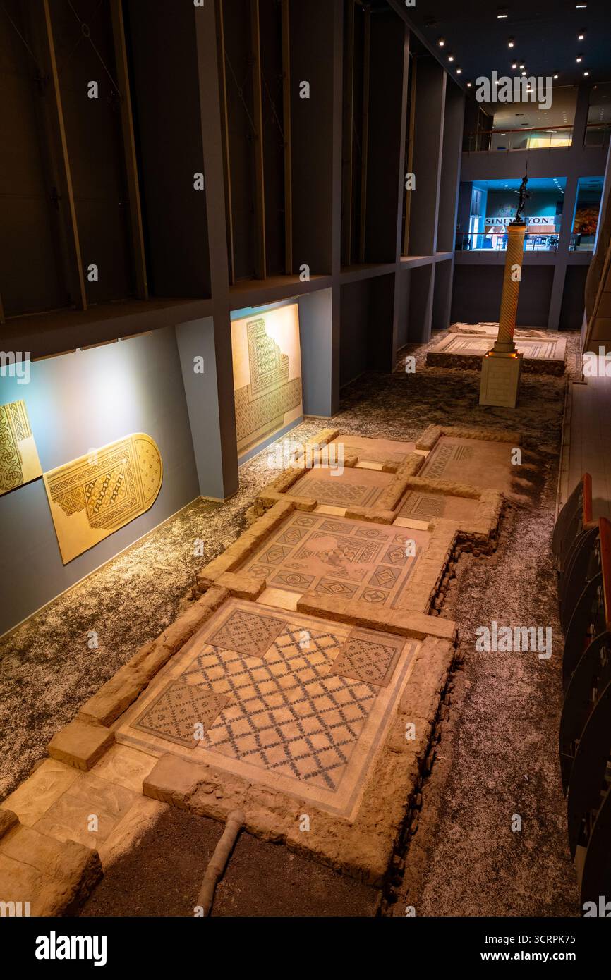 Museo del mosaico Zeugma. Vista interna del Museo dei mosaici di Zeugma. Gaziantep Turchia - 6.24.2025 Foto Stock