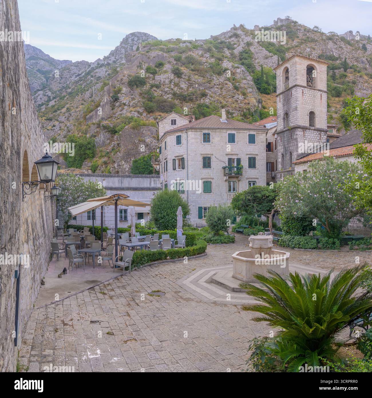 Città vecchia di Cattaro all'alba - Montenegro Foto Stock