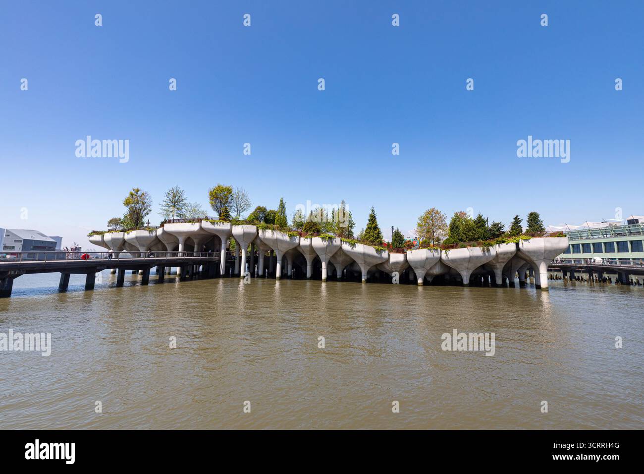 Piccolo parco dell'isola sul fiume Hudson a New York Foto Stock
