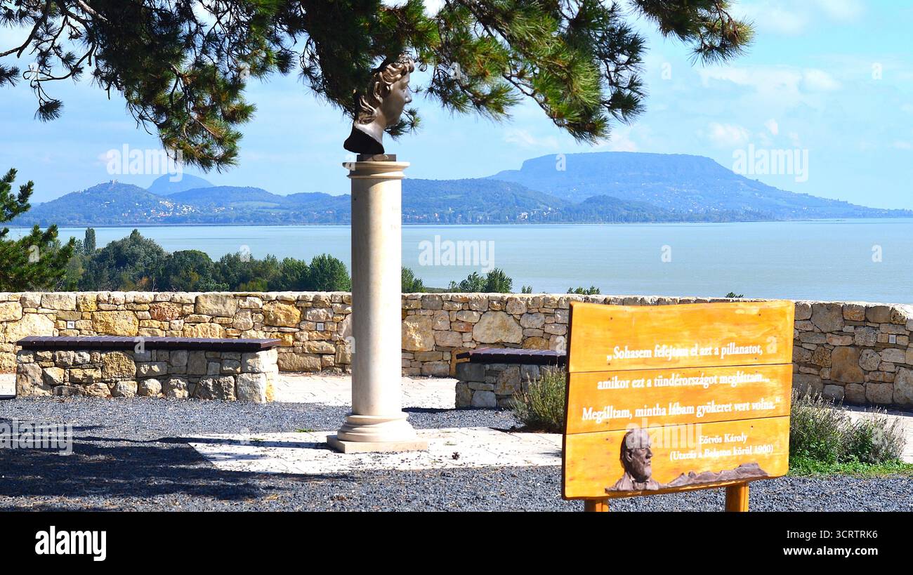 Statua commemorativa di Lady Hamilton, punto di osservazione di Balatongyörök, attrazione turistica ungherese Foto Stock