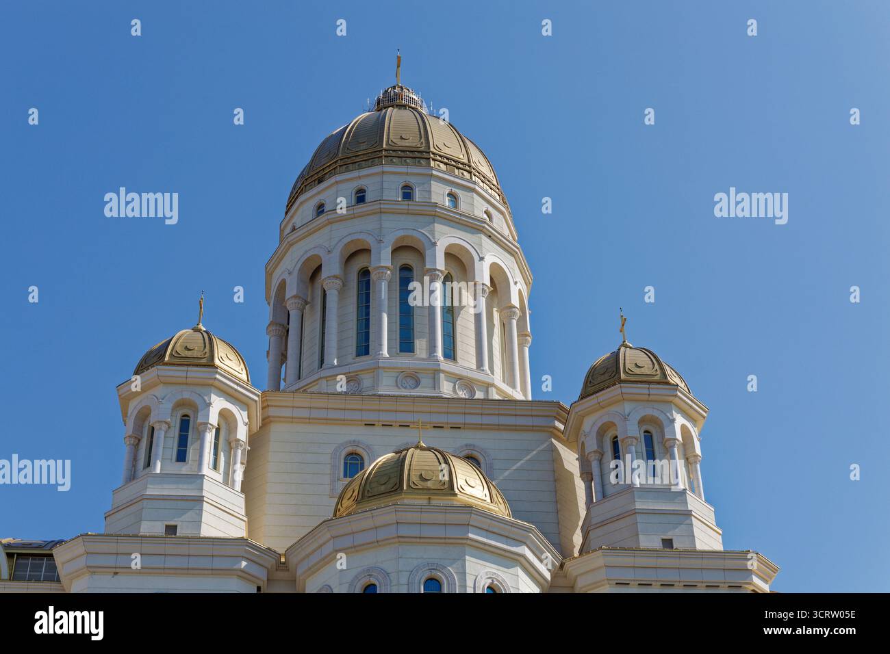 Cattedrale nazionale / Catedrala Mantuirii Neamului a Bucarest vista dalla Calea 13 Septembrie, Bucarest, Romania Foto Stock