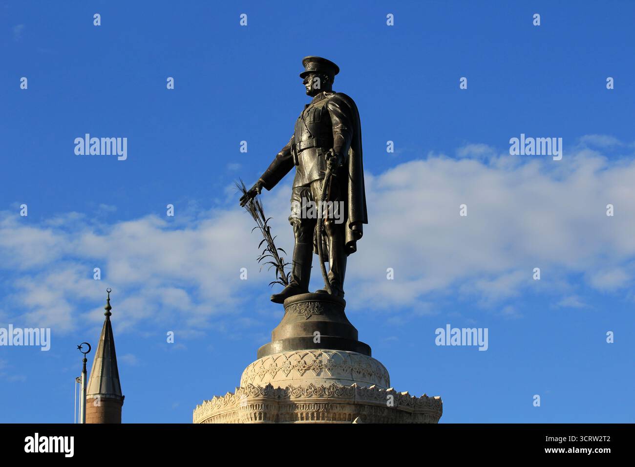 Statua di Ataturk in Konya (scultore Heinrich Krippel). Fu costruito dal comune di Konya nel 1926. Foto Stock