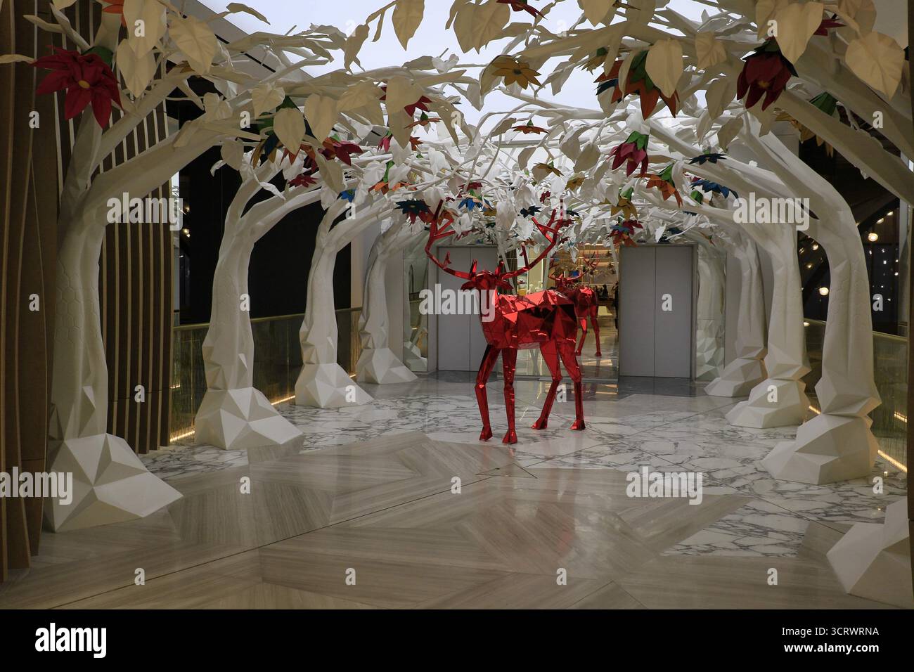 Scultura 3D di cervo rosso durante le festività. Foto Stock