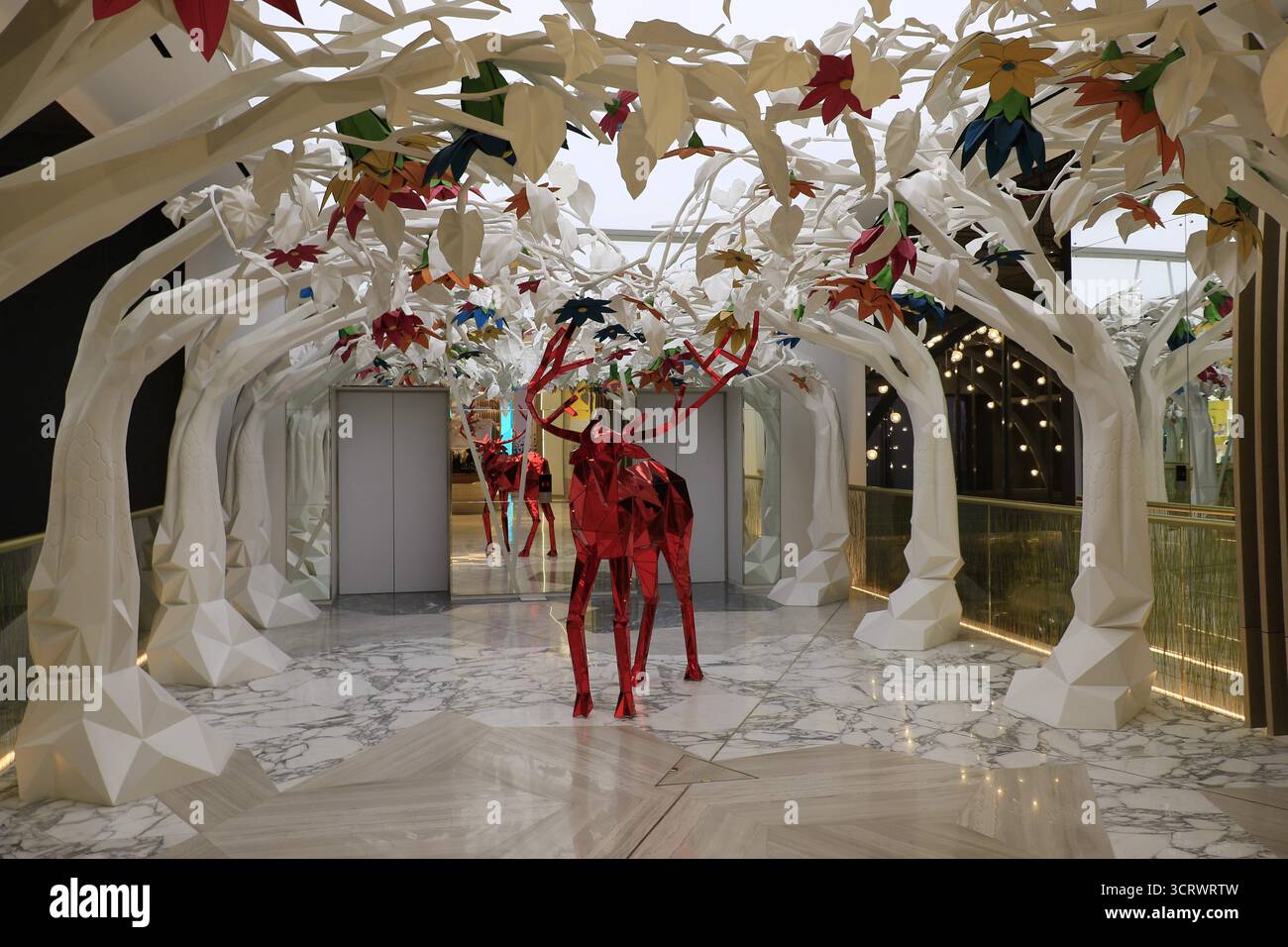 Scultura 3D di cervo rosso durante le festività. Foto Stock