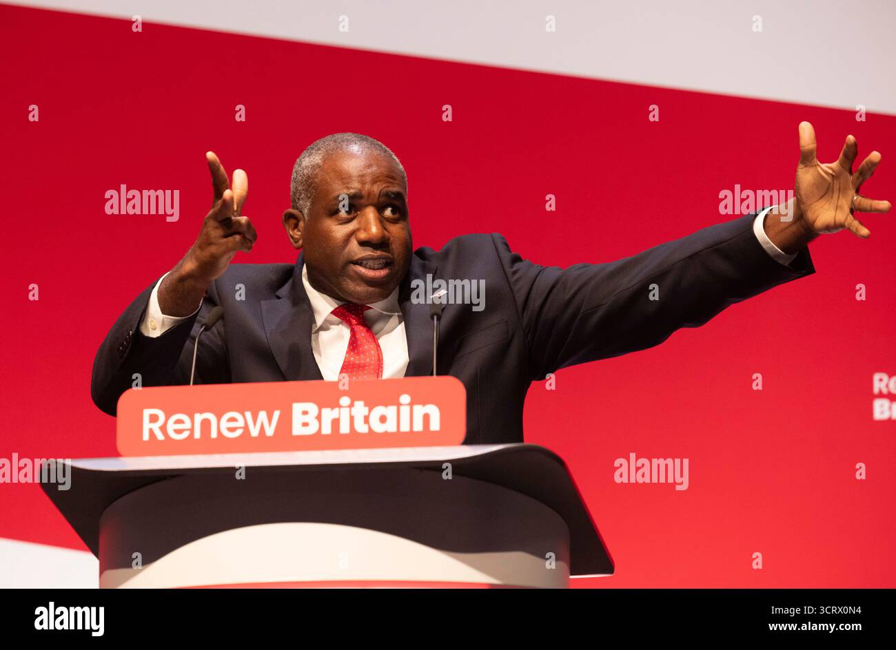 David Lammy, vice primo ministro del Regno Unito, Segretario di Stato per la giustizia e Lord Cancelliere, tiene il suo discorso chiave alla Conferenza. Foto Stock