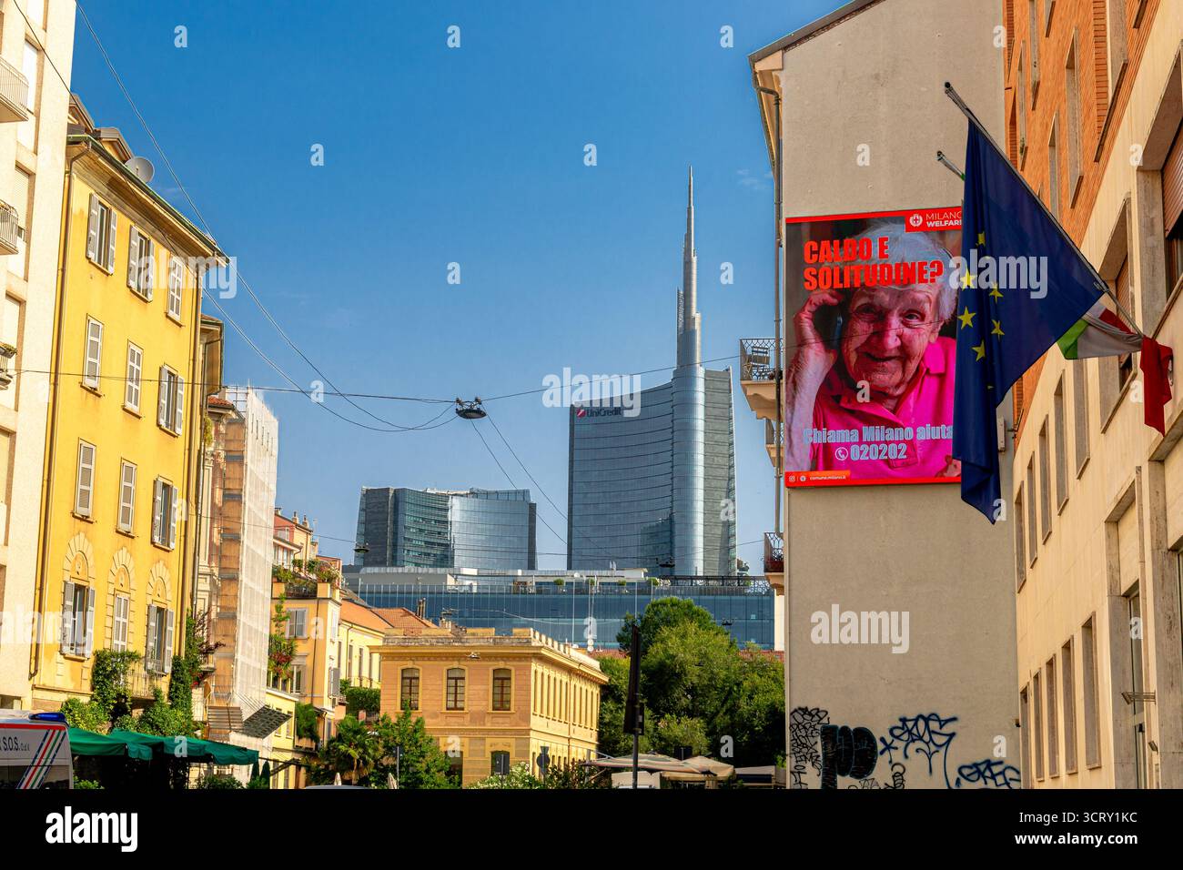 La Torre UniCredit vista da via San Marco nel quartiere Brera di Milano Foto Stock