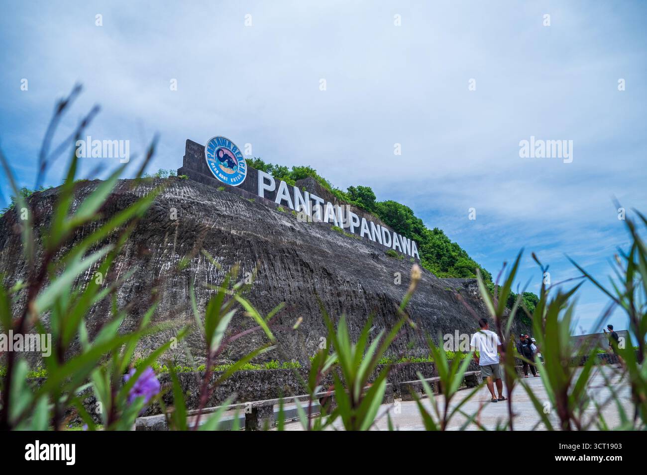 Scrivendo della magnifica posizione di Pandawa Beach nella zona di Pandawa Beach, South Kuta, 1 febbraio 2025, Bali, Indonesia Foto Stock