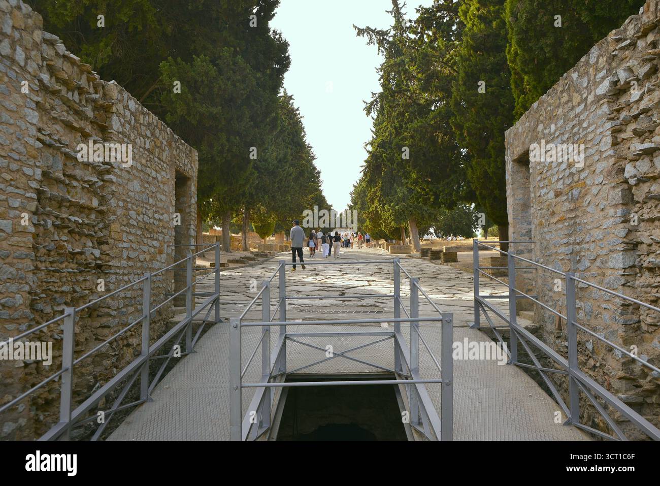 Mura della città romana di Italica, situata nel comune di Santiponce nella provincia di Siviglia, Andalusia, Spagna Foto Stock