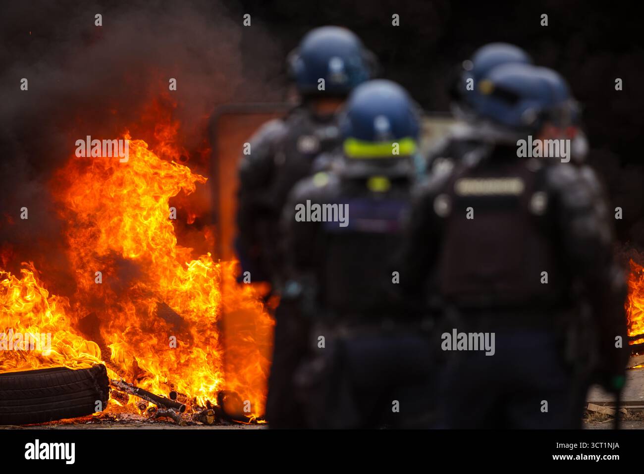 Ochiuri, Romania - 25 settembre 2025: Gendarmeria francese (poliziotti antisommossa) durante un'esercitazione in un'esercitazione internazionale per le forze di sicurezza in Europa. Foto Stock