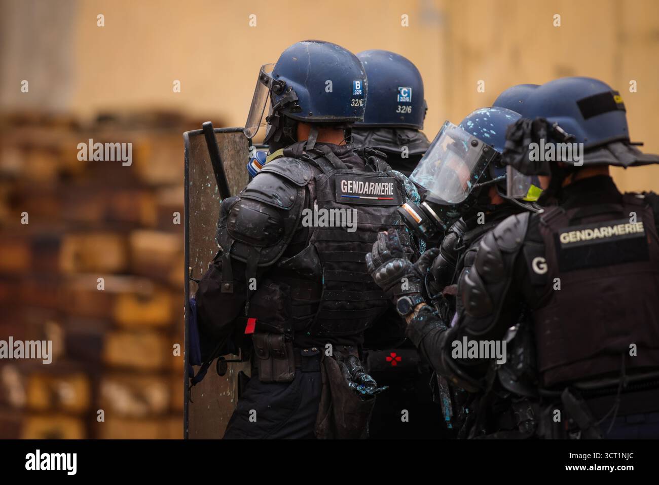 Ochiuri, Romania - 25 settembre 2025: Gendarmeria francese (poliziotti antisommossa) durante un'esercitazione in un'esercitazione internazionale per le forze di sicurezza in Europa. Foto Stock