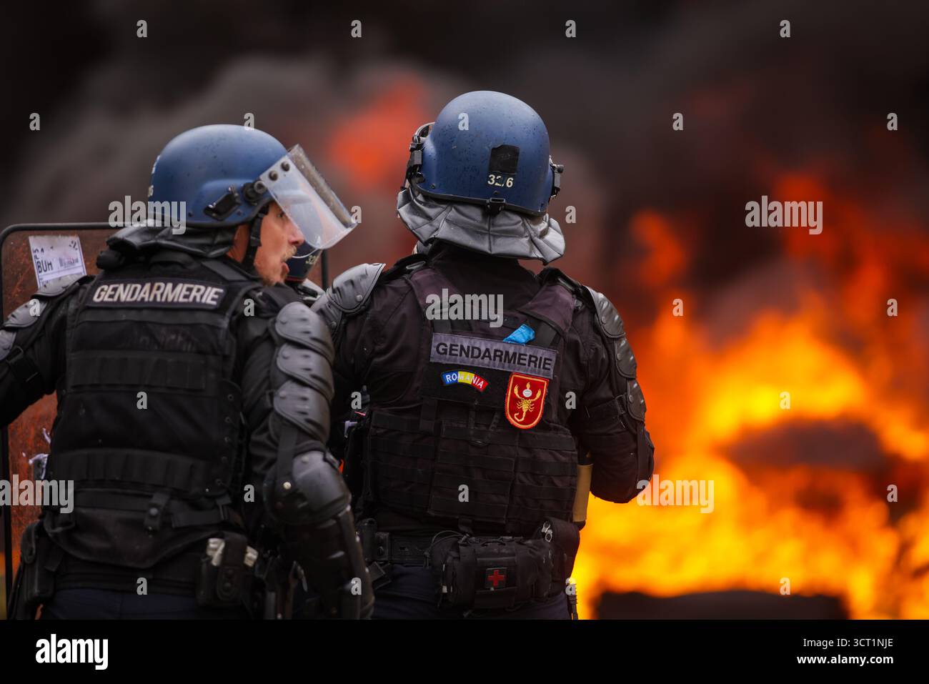 Ochiuri, Romania - 25 settembre 2025: Gendarmeria francese (poliziotti antisommossa) durante un'esercitazione in un'esercitazione internazionale per le forze di sicurezza in Europa. Foto Stock