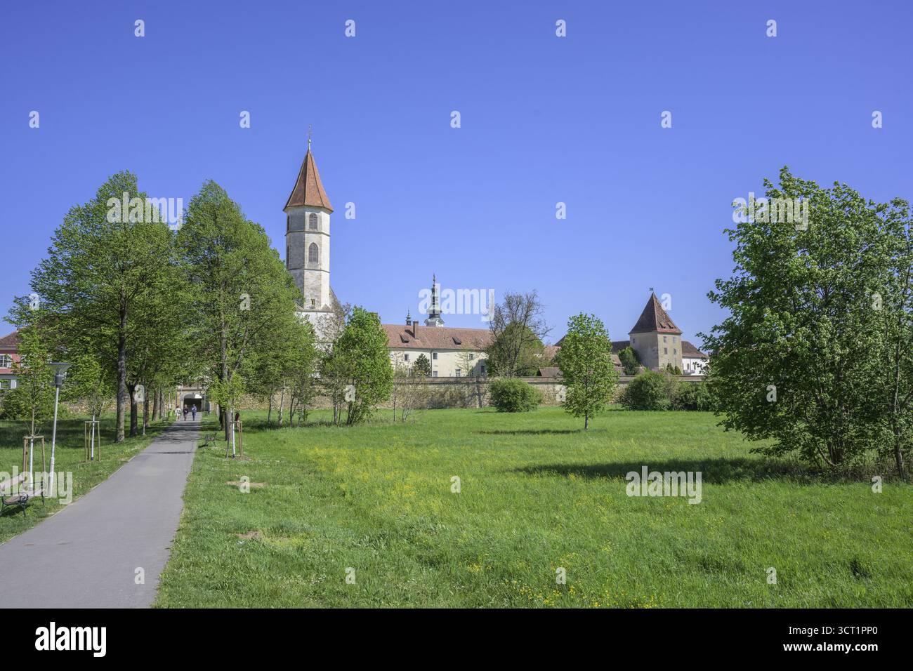 Chiesa parrocchiale cattolica di San Giovanni Battista e muro di difesa, Bad Radkersburg, Stiria, Austria Foto Stock