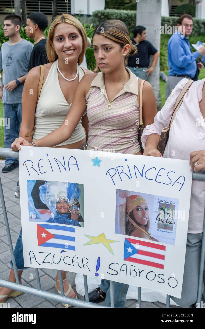Miami Florida, Latin Grammys all'American Airline Arena, residenti curiosi, manifestanti designati area di protesta, i visitatori viaggio tour turistico Foto Stock