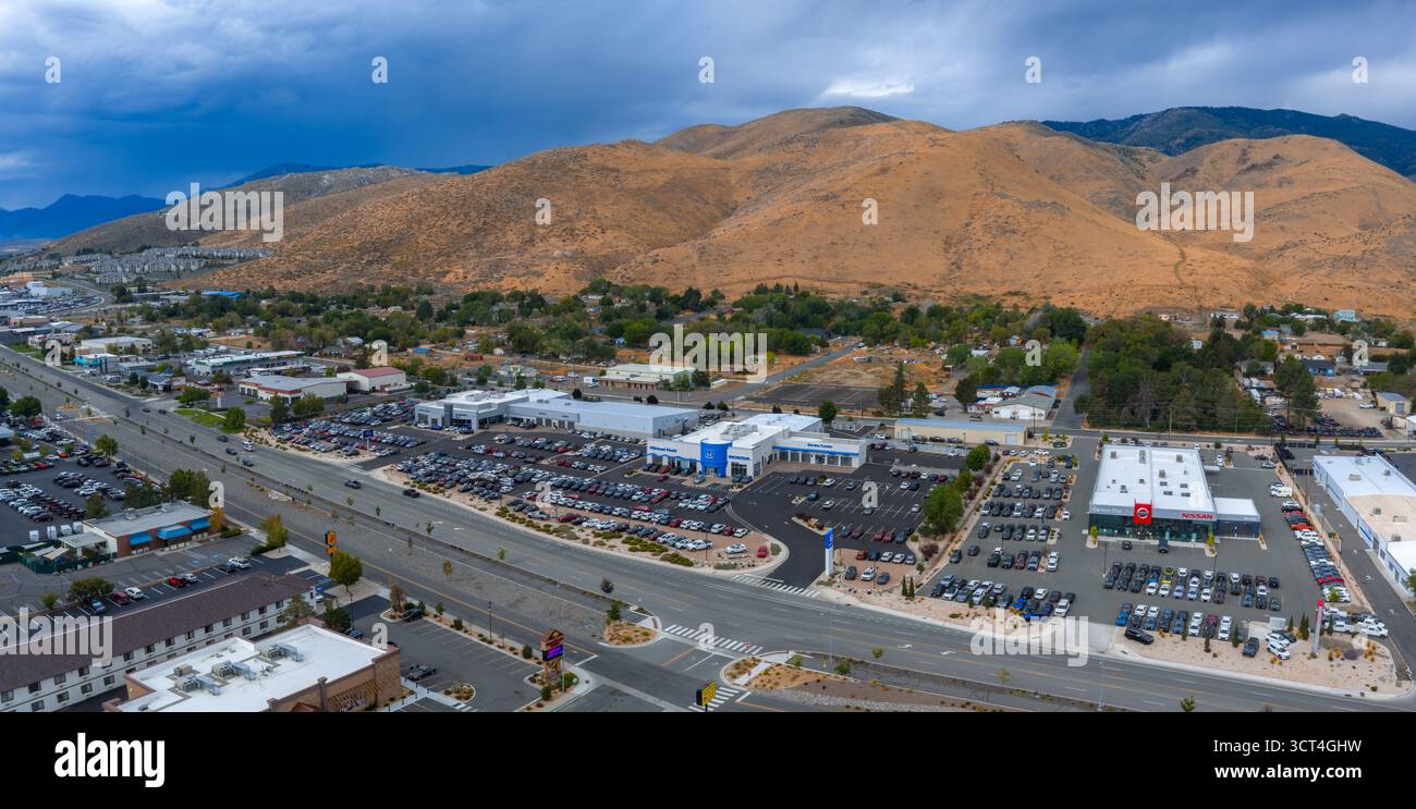 Vista aerea dell'area commerciale di Carson City e delle colline circostanti Foto Stock