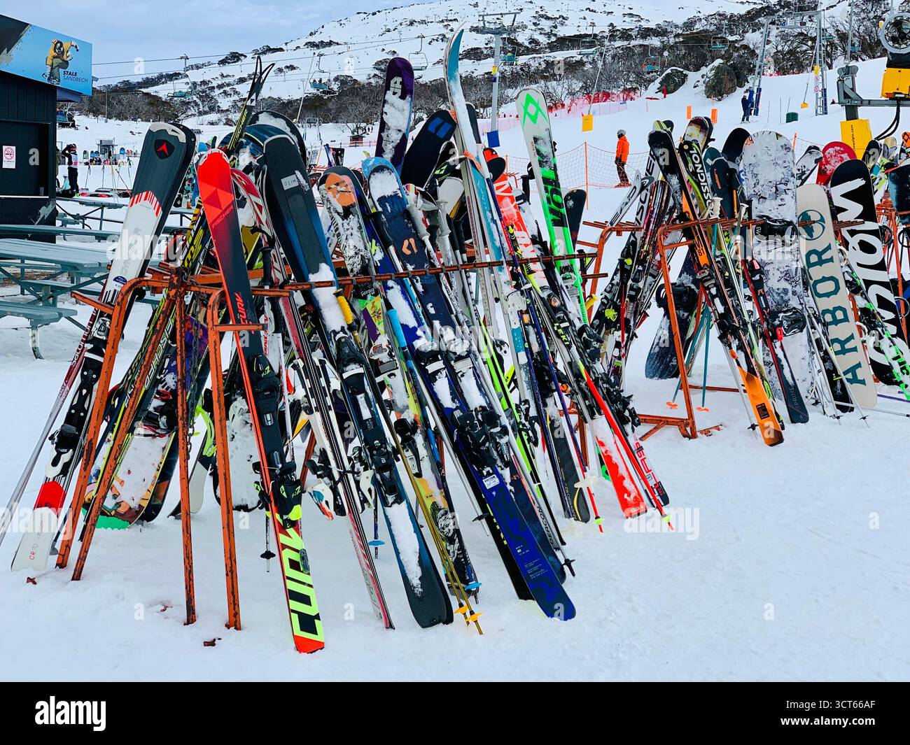 Giochi e attività invernali - Immagine stock catturata con smartphone