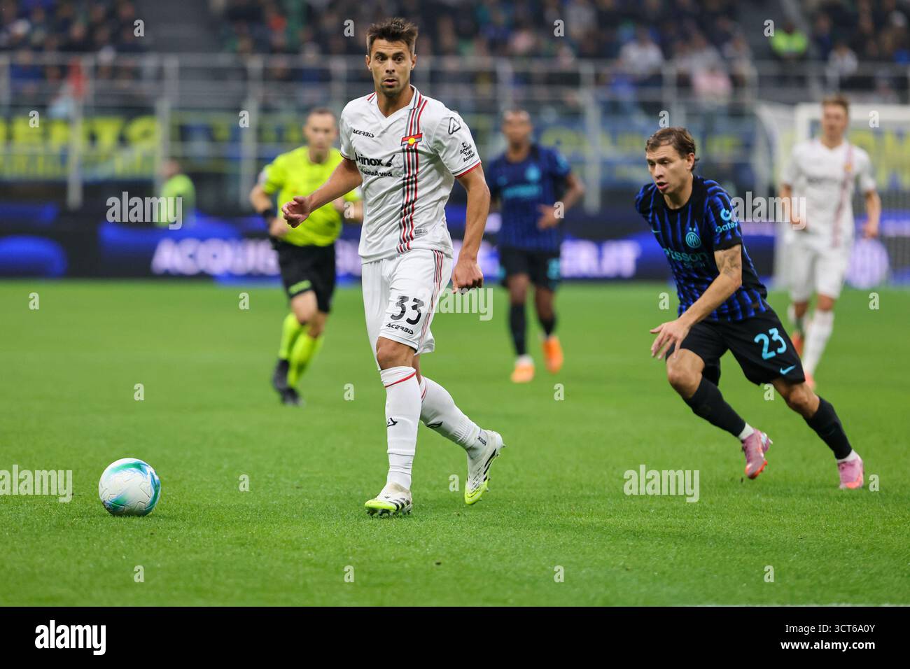 Milano, Italia. 4 ottobre 2025. Alberto grassi di Milano Cremonese durante la partita di serie A tra Inter e Cremonese allo stadio Giuseppe Meazza di Milano, nord Italia 4 ottobre 2025 Sport - calcio. (Foto di Antonio Saia) credito: Christian Santi/Alamy Live News Foto Stock