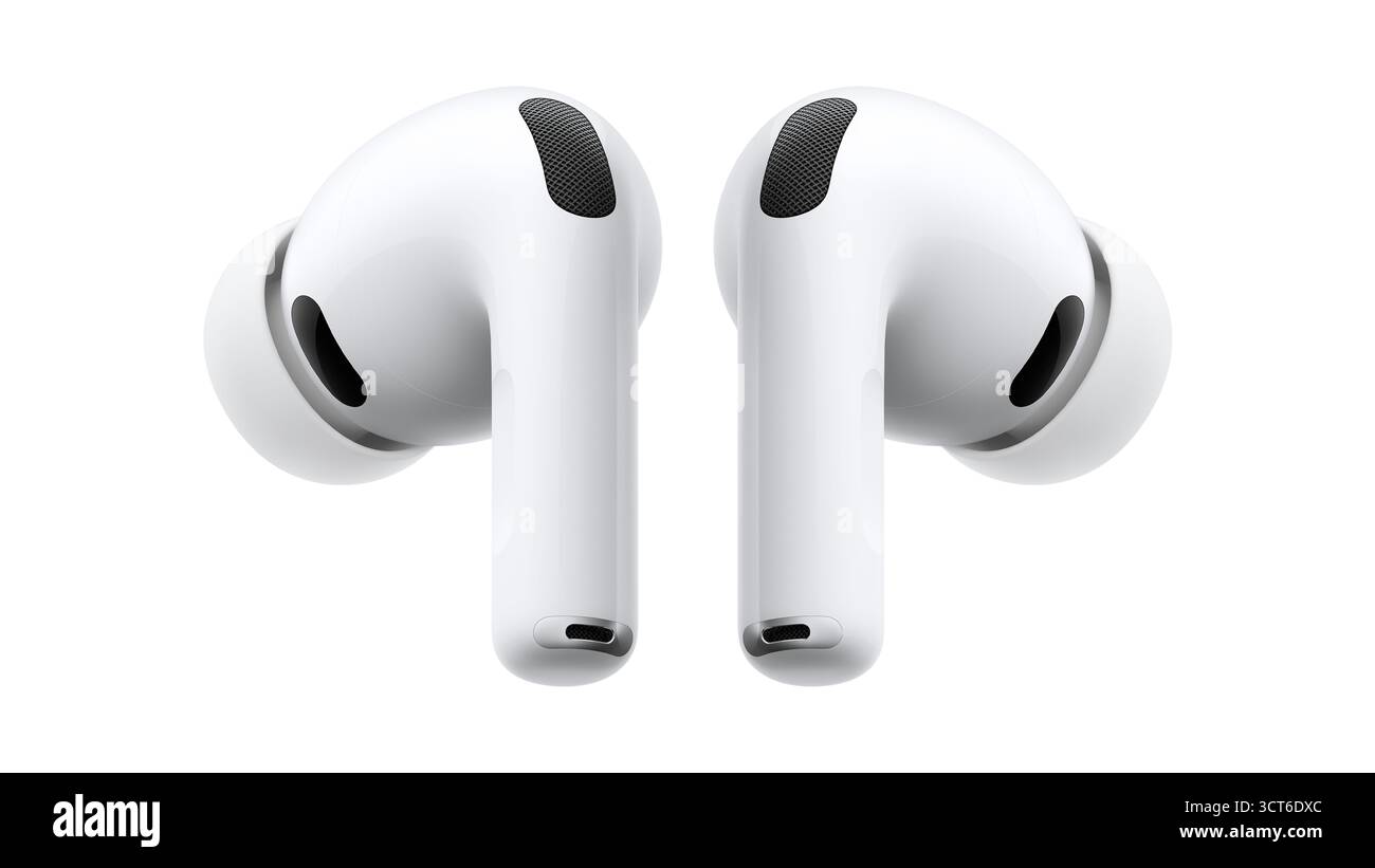 Primo piano degli auricolari wireless Apple AirPods 3 a Riyadh, Arabia Saudita, con design moderno e custodia di ricarica. Foto Stock