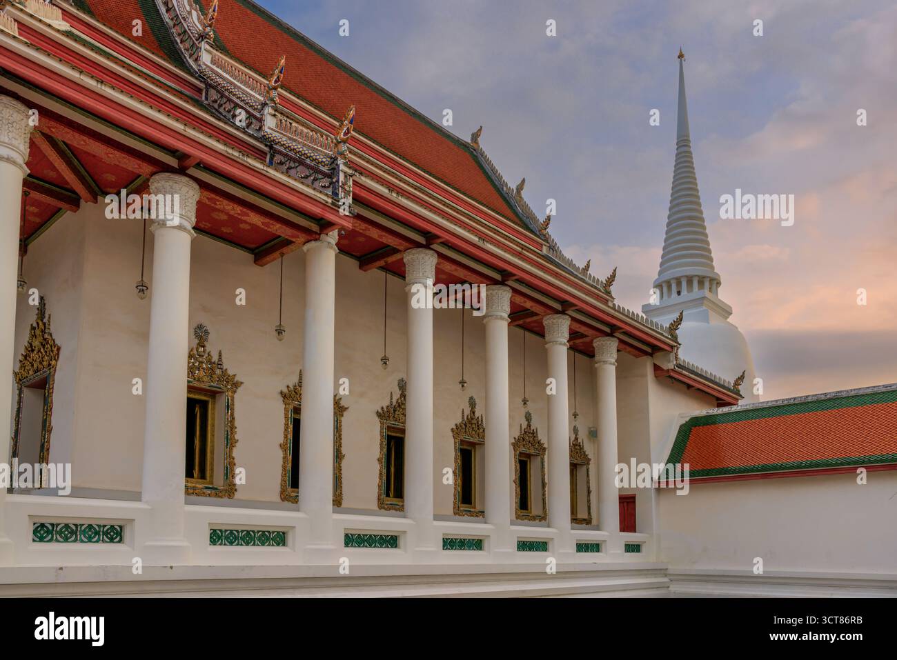 Tempio Makut Kasatriyaram Ratchaworawihan, Bangkok, Thailandia Foto Stock