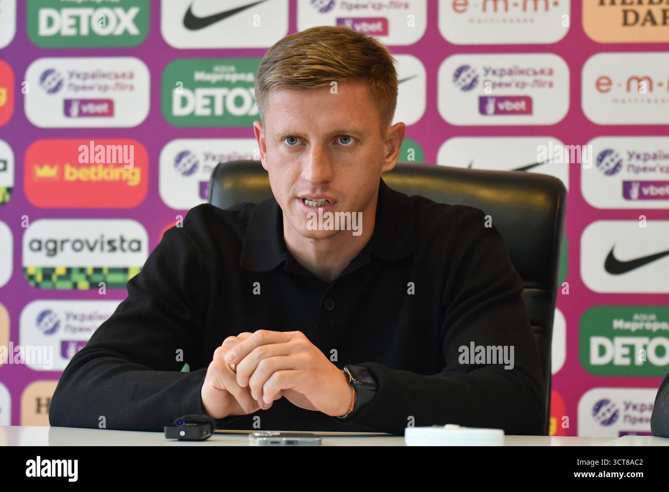 Kyrylo Nesterenko, capo allenatore dell'FC Oleksandriya visto durante la partita di Premier League Ucraina tra FC Oleksandriya e FC Karpaty Lviv al CSC Nika Stadium il 4 ottobre 2025 a Oleksandriya, Ucraina. Foto Stock