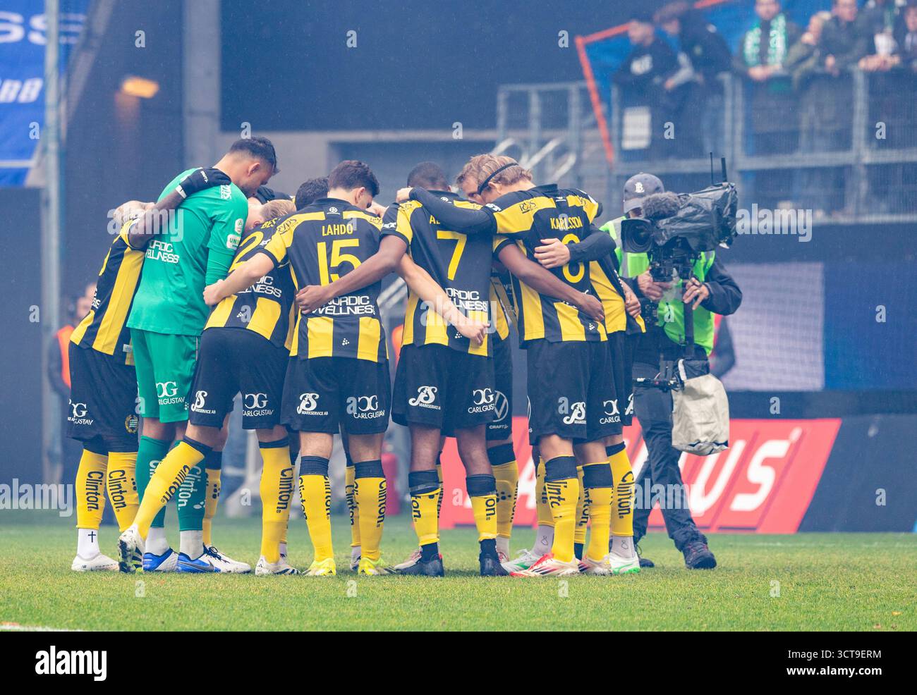 Gothenburg, Svezia. 5 ottobre 2025. Momento nella prima metà del match tra IFK Gothenburg e Hammarby IF in Allsvenskan a Gamla Ullevi. Crediti: Per Ljung/Alamy Live News Foto Stock
