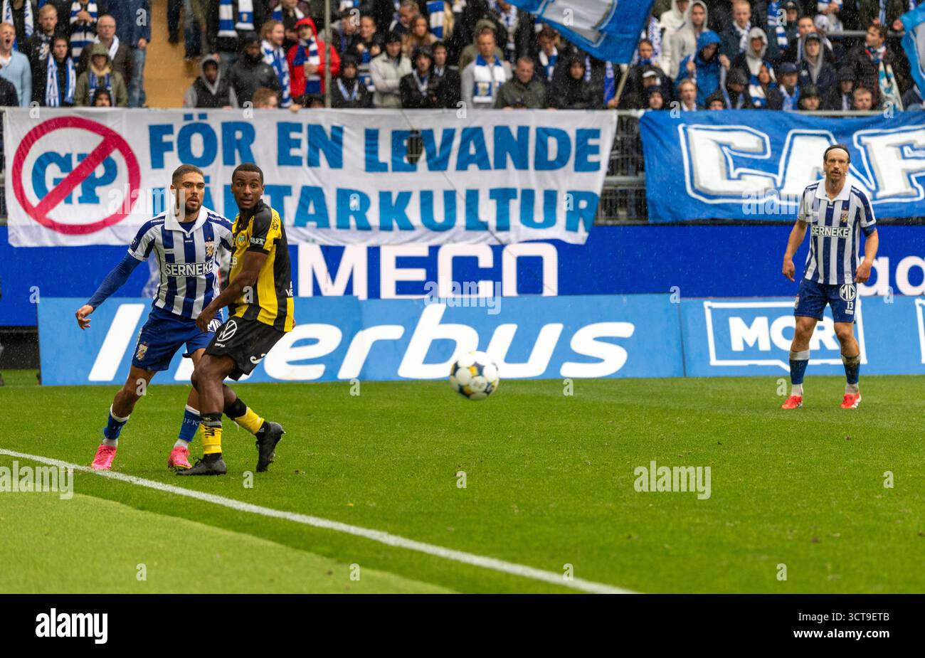 Gothenburg, Svezia. 5 ottobre 2025. Momento nella prima metà del match tra IFK Gothenburg e Hammarby IF in Allsvenskan a Gamla Ullevi. Crediti: Per Ljung/Alamy Live News Foto Stock