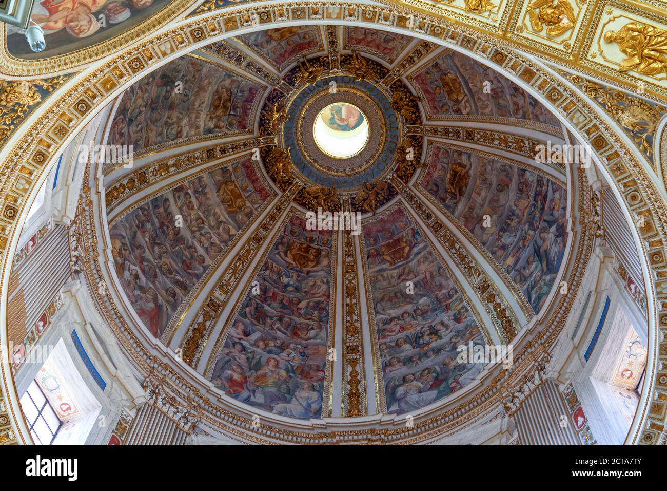 Suggestivo interno della basilica papale di Santa Maria maggiore Foto Stock