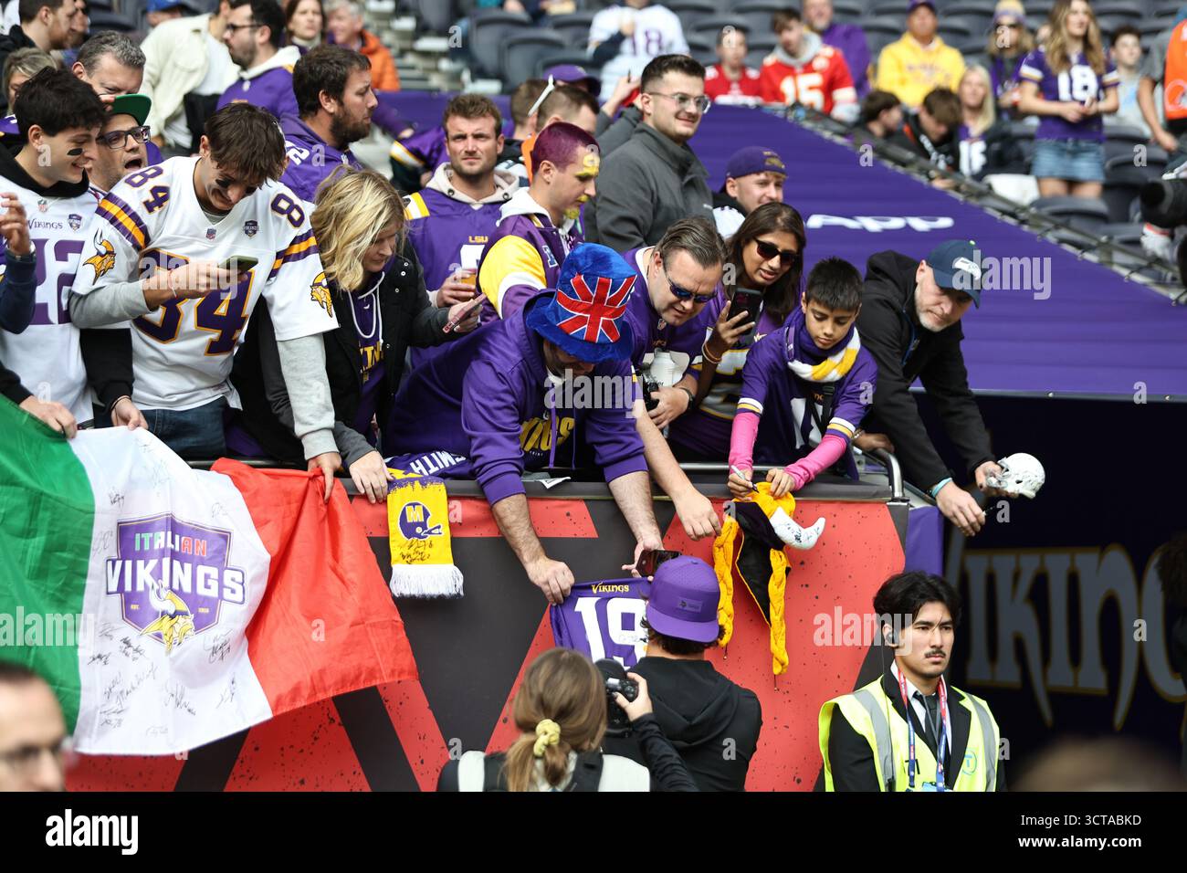 Londra, Regno Unito, Regno Unito. 5 ottobre 2025. Durante la partita NFL tra Minnesota Vikings e Cleveland Browns al Tottenham Hotspur Stadium il 5 ottobre 2025 a Londra, Regno Unito. (Foto di Torbjorn Tande/Pximages) (immagine di credito: © Torbjorn Tande/PX Imagens via ZUMA Press Wire) SOLO PER USO EDITORIALE! Non per USO commerciale! Foto Stock