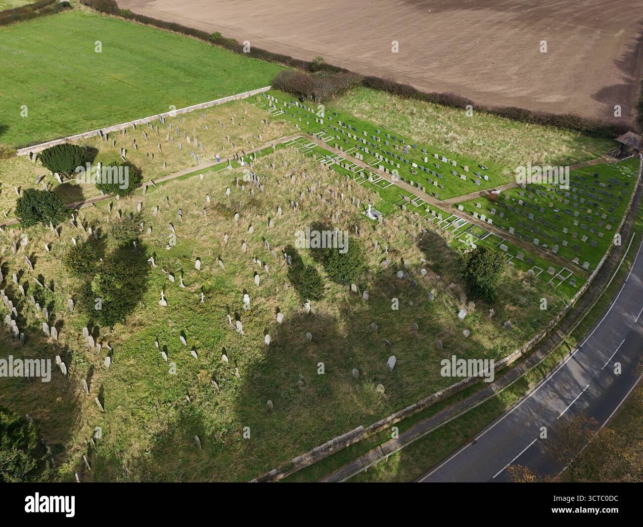 Church of St Oswald, Lythe, è la chiesa parrocchiale del villaggio di Lythe nel North Yorkshire Foto Stock