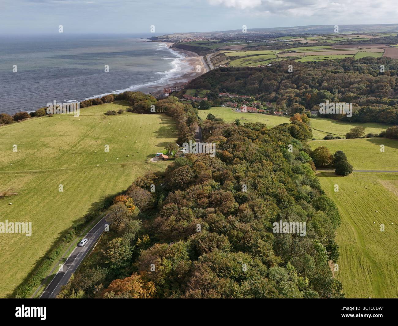 Church of St Oswald, Lythe, è la chiesa parrocchiale del villaggio di Lythe nel North Yorkshire Foto Stock