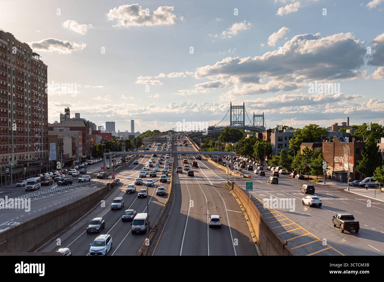 Astoria Boulevard, Robert F. Kennedy Bridge sul retro di New York City Foto Stock