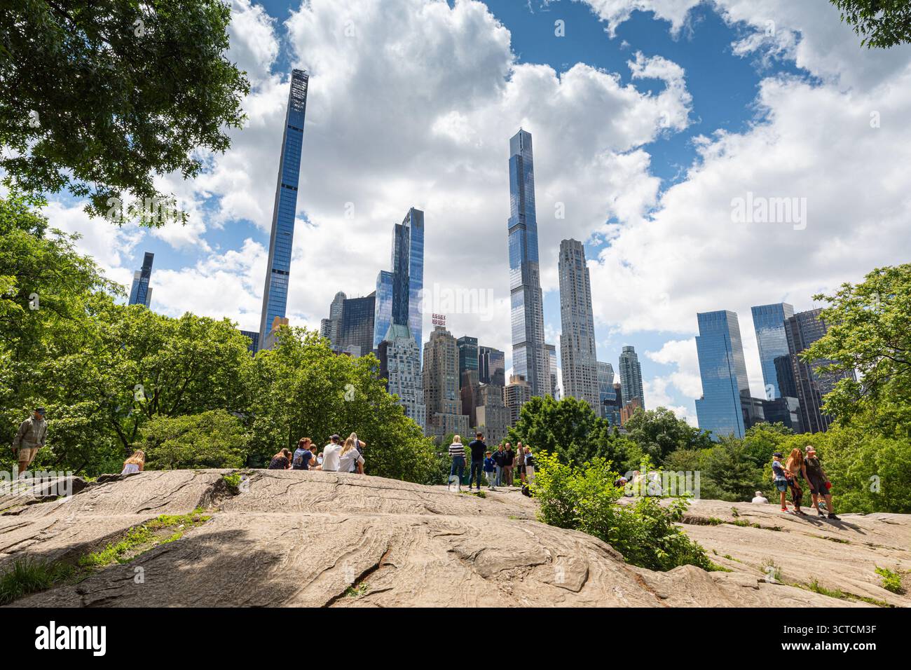 Vista degli edifici di Manhattan da Central Park a New York City Foto Stock