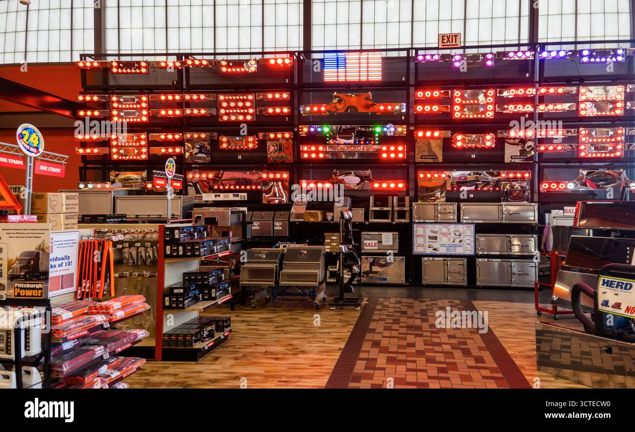 La più grande stazione di sosta al mondo sull'Interstate 80 a Walcott, Iowa Foto Stock
